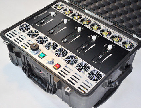 qualità  Compact Semi Portable Tactical Jammer Device 25MHz-3.8GHz Easy Installation fabbrica