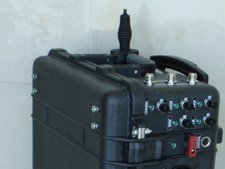 Emittente di disturbo tattica di mobilità 25Mhz-3800Mhz, emittente di disturbo 350W del segnale di alto potere di frequenza ultraelevata di VHF